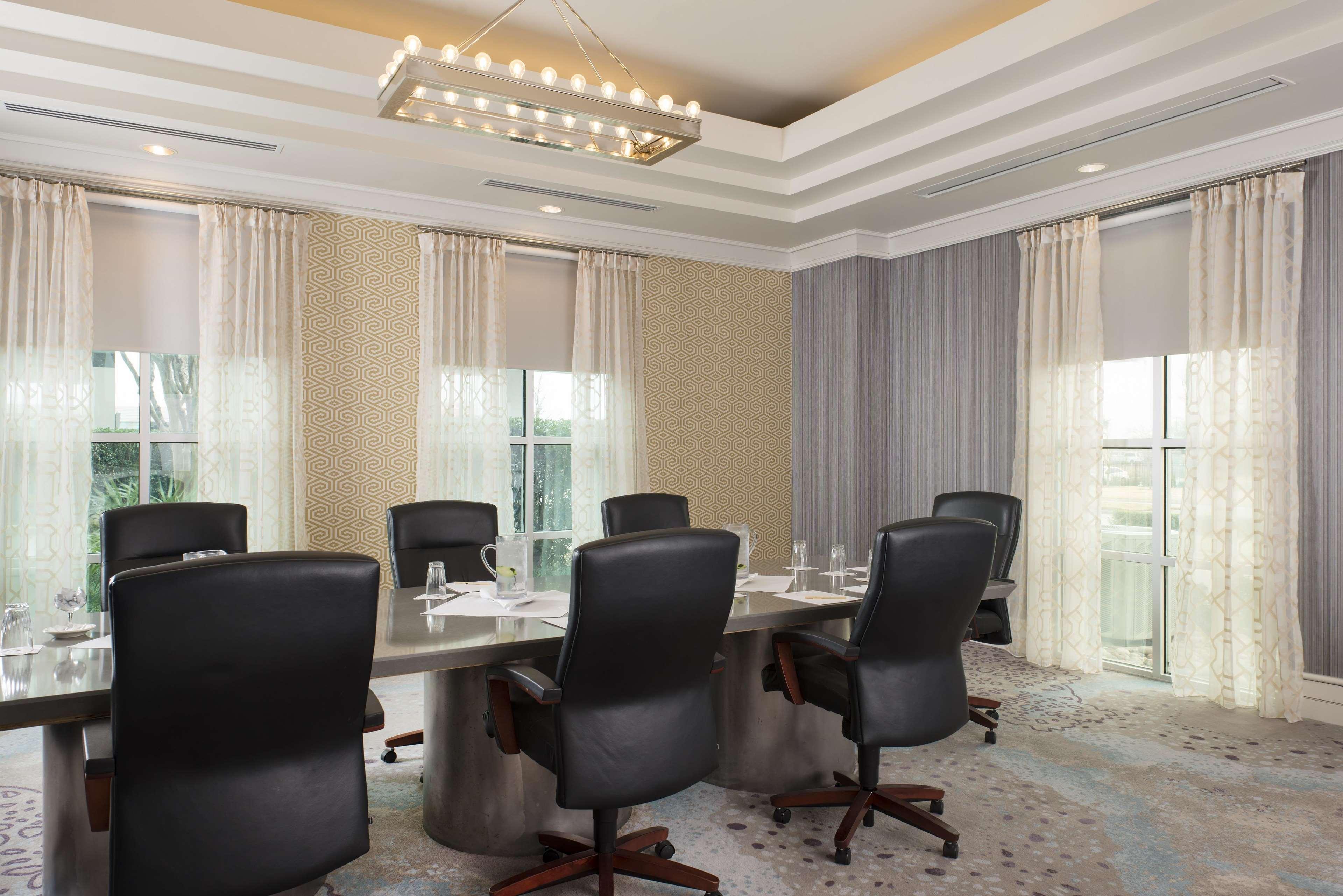 Doubletree By Hilton Hotel Dallas - Love Field Εξωτερικό φωτογραφία