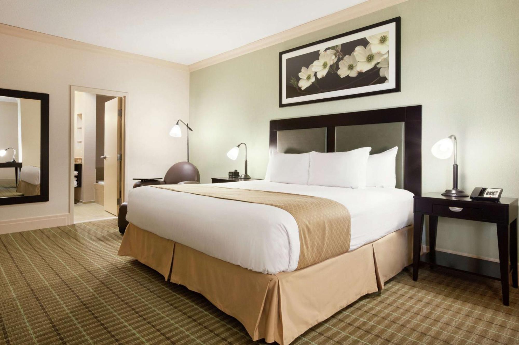 Doubletree By Hilton Hotel Dallas - Love Field Εξωτερικό φωτογραφία